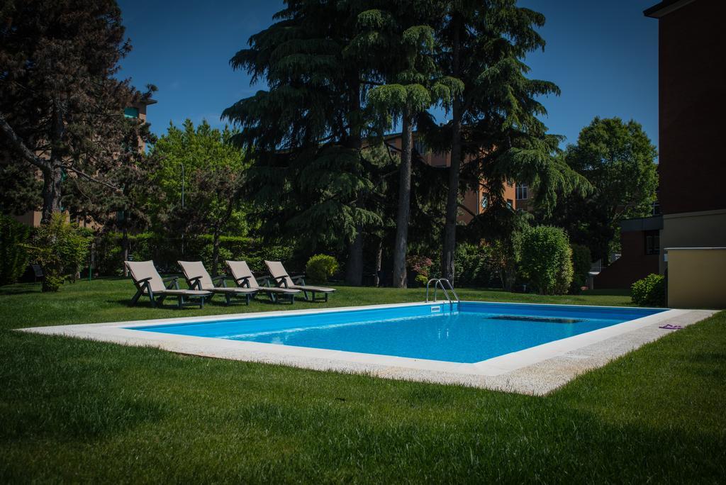 Corvetto Residence Porto Di Mare Milan Bagian luar foto
