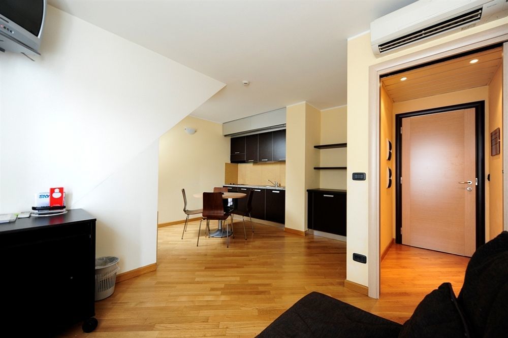 Corvetto Residence Porto Di Mare Milan Bagian luar foto