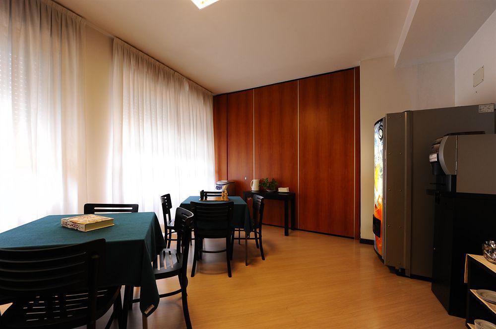 Corvetto Residence Porto Di Mare Milan Bagian luar foto